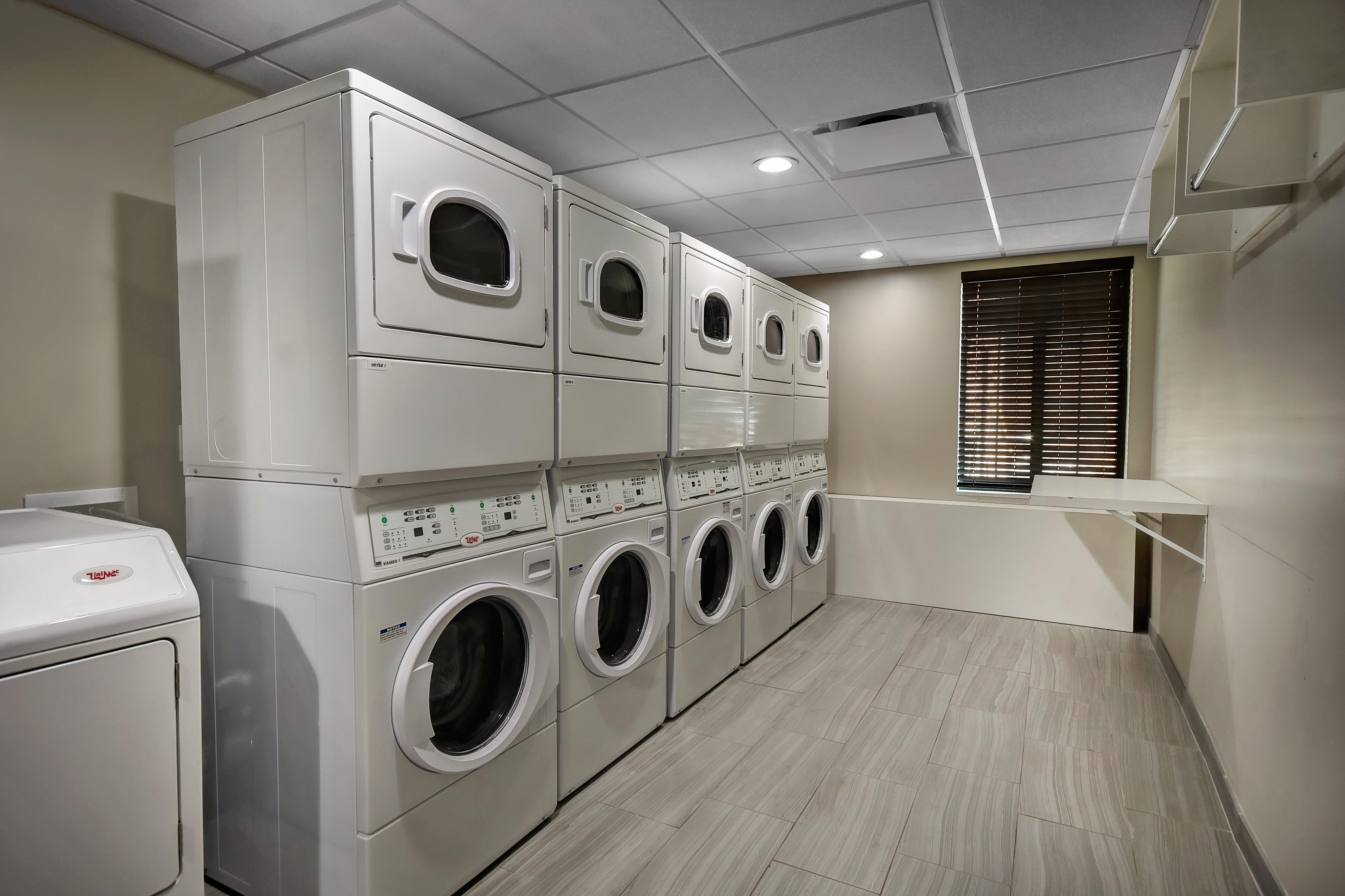 Staybridge Suites - Holland By Ihg Экстерьер фото